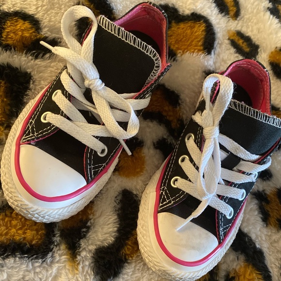 Toddler Converse size 11 - Picture 1 of 5